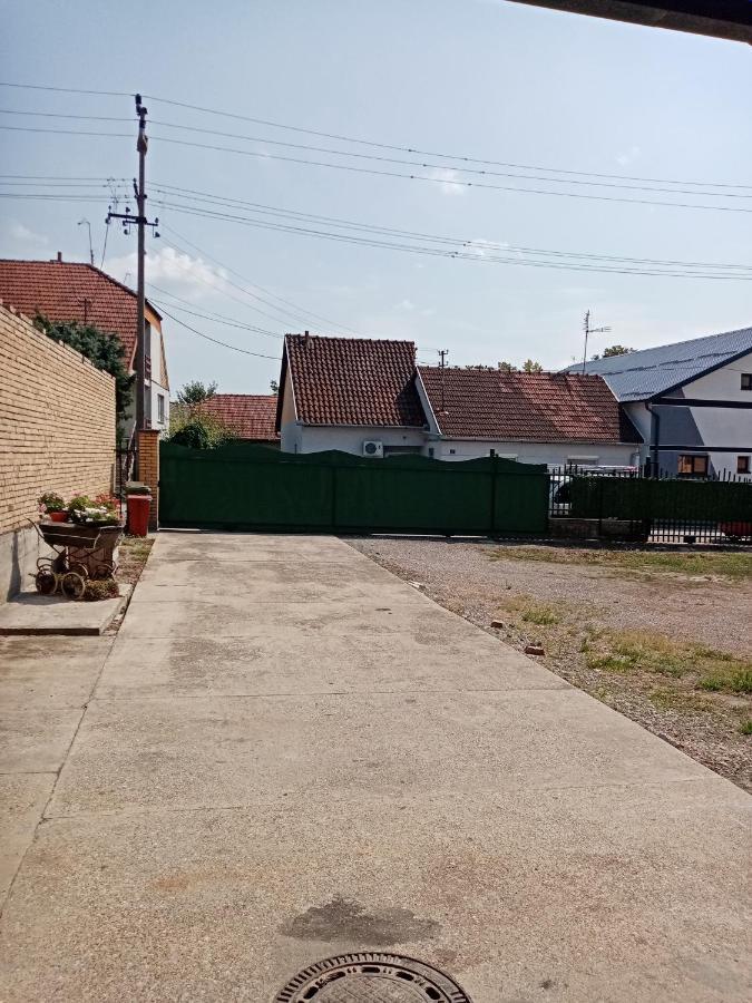 Apartman Dragulj 2 Kula Luaran gambar